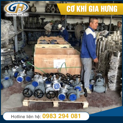 Vật tư, thiết bị hàng hải